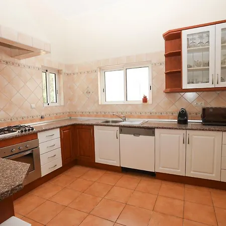 Golfinho In Alvor With 5 Bedrooms Portimão