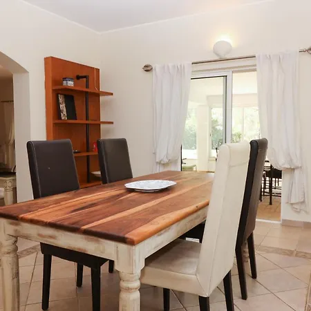 Golfinho In Alvor With 5 Bedrooms Villa *