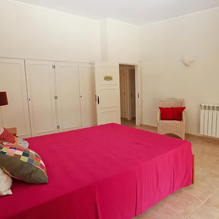 Golfinho In Alvor With 5 Bedrooms Vila *