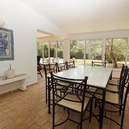 Villa Golfinho In Alvor With 5 Bedrooms Portimão