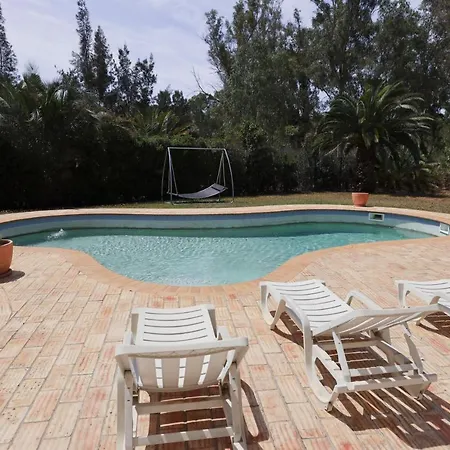 Villa Golfinho In Alvor With 5 Bedrooms