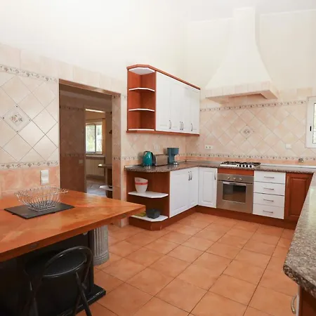 Golfinho In Alvor With 5 Bedrooms