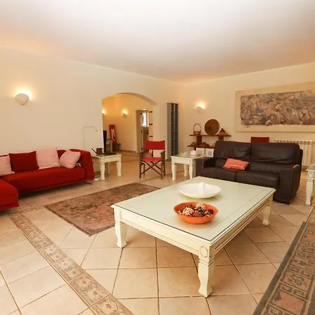 Golfinho In Alvor With 5 Bedrooms