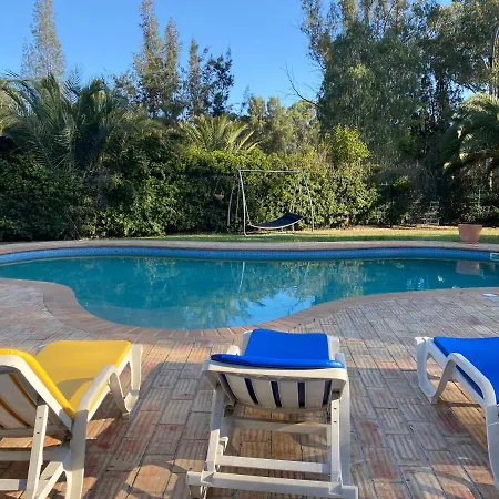 Villa Golfinho In Alvor With 5 Bedrooms
